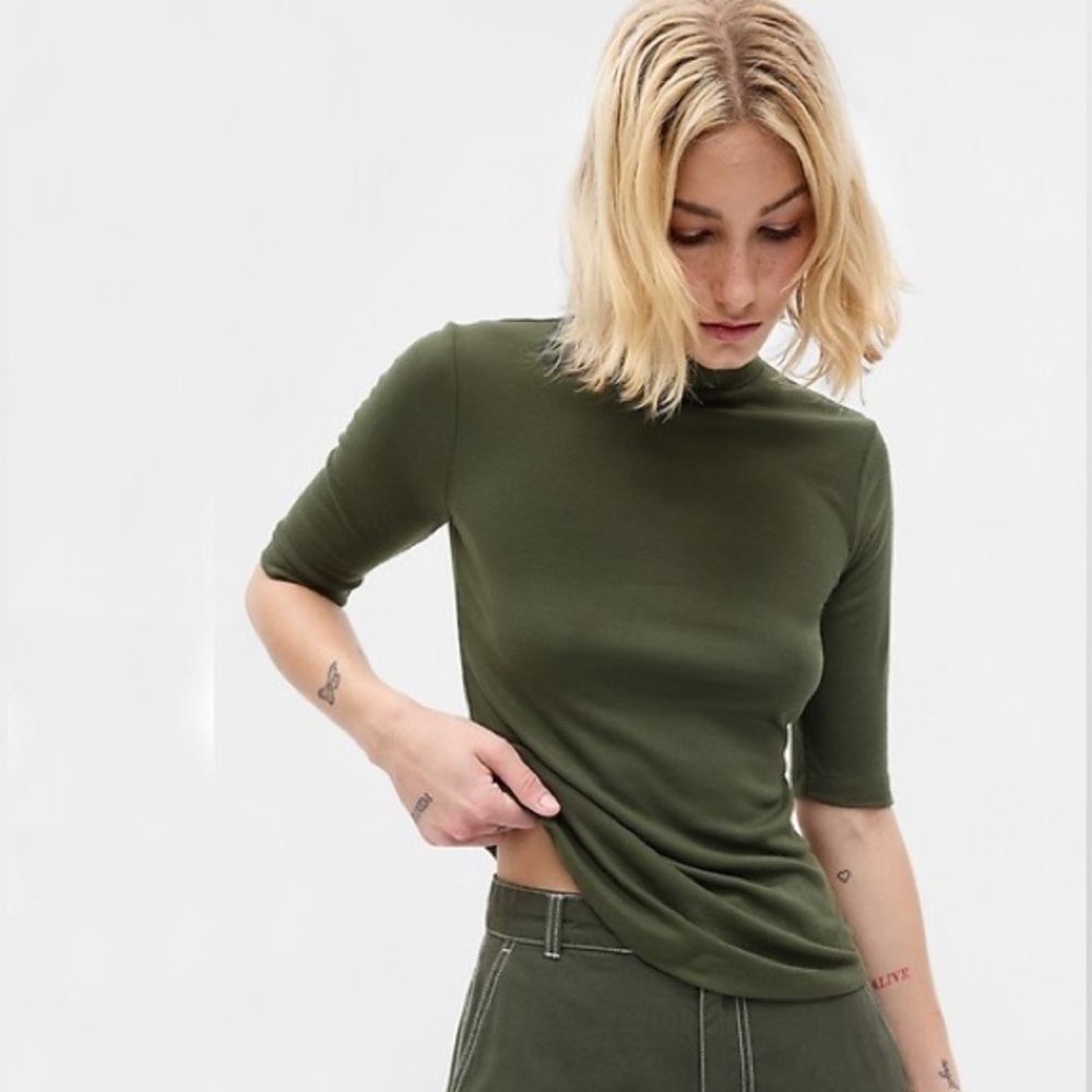 Gap Rib Mockneck T-Shirt
